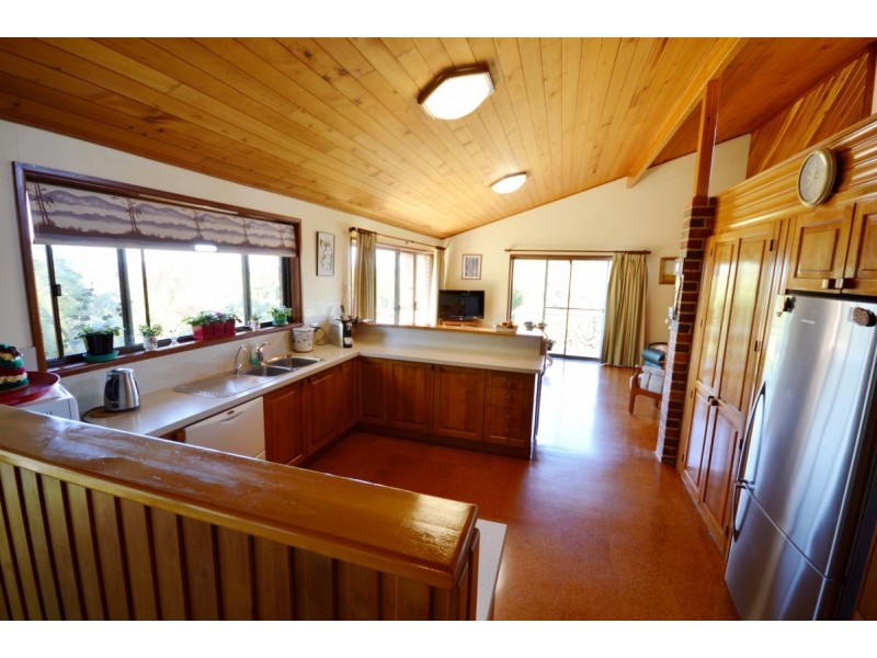 20b Skinner Close, Emerald Beach NSW 2456