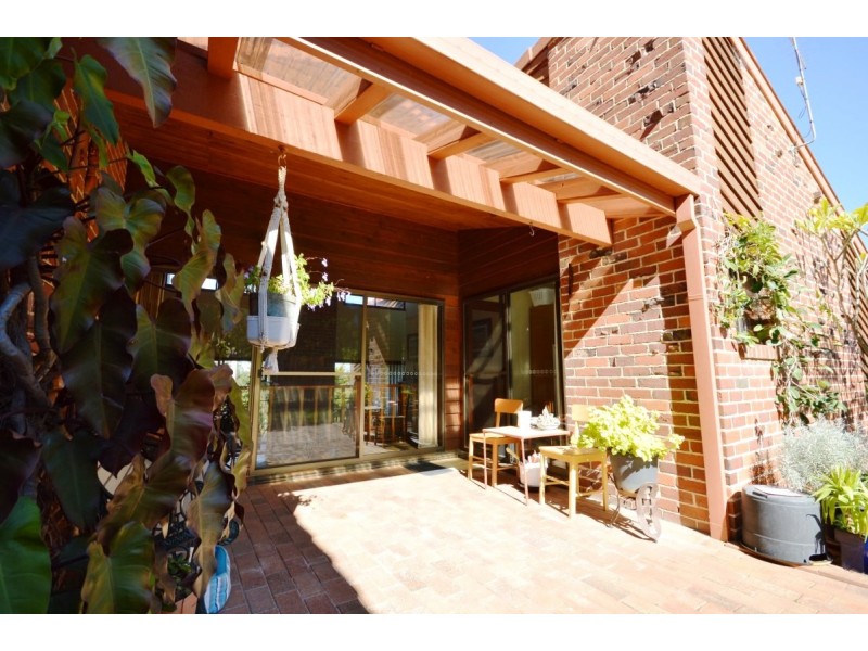 20b Skinner Close, Emerald Beach NSW 2456
