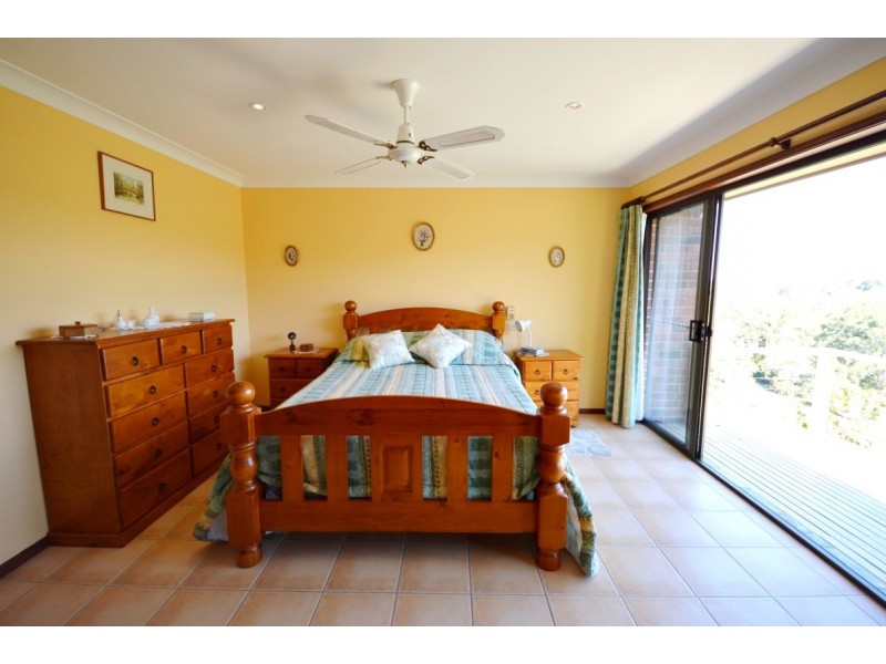 20b Skinner Close, Emerald Beach NSW 2456