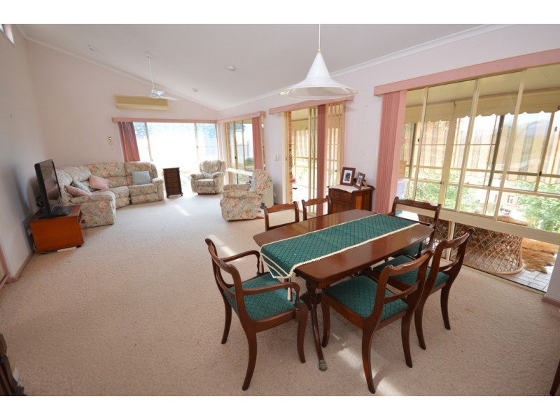 64 Dammerel Crescent, Emerald Beach NSW 2456