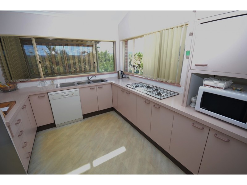 64 Dammerel Crescent, Emerald Beach NSW 2456