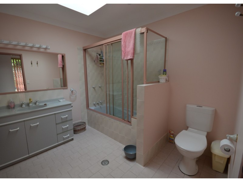 64 Dammerel Crescent, Emerald Beach NSW 2456