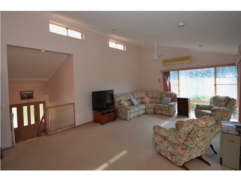 64 Dammerel Crescent, Emerald Beach NSW 2456