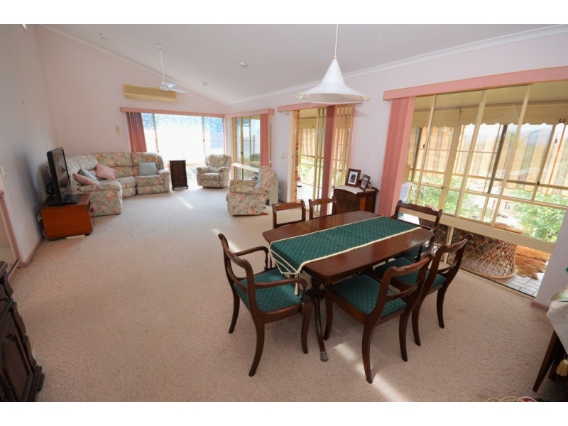 64 Dammerel Crescent, Emerald Beach NSW 2456