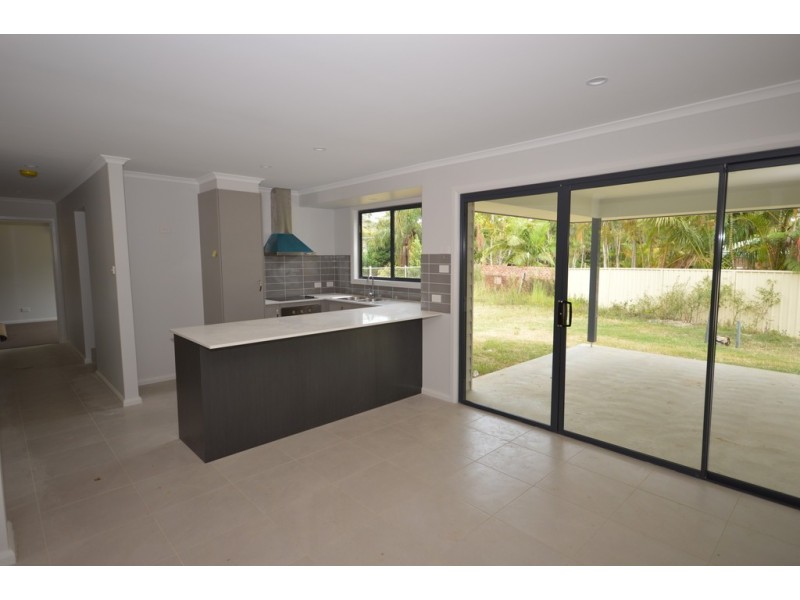 2/18 Sea Breeze Place, Boambee East NSW 2452