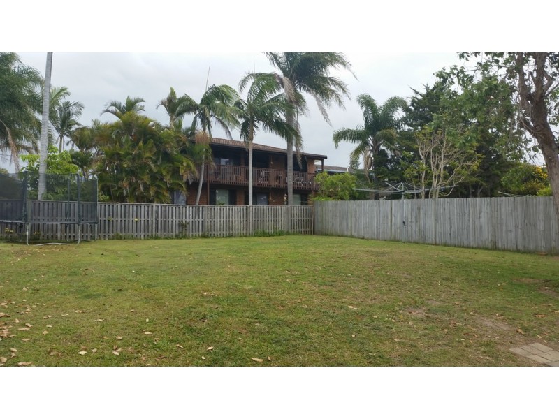 42 Bluegum Avenue, Sandy Beach NSW 2456