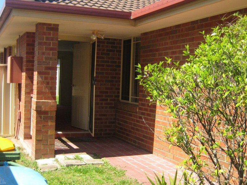 8 Law Place, Blue Haven NSW 2262