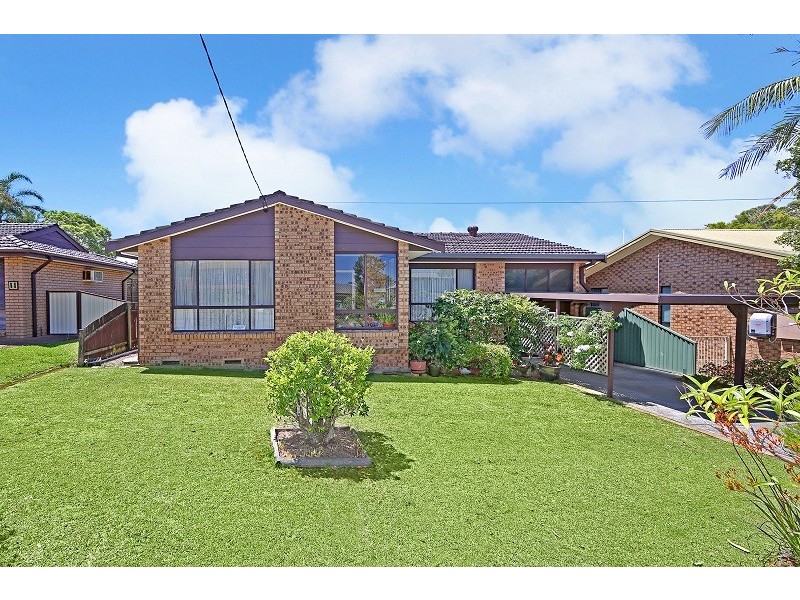 9 Essex Street, Gorokan NSW 2263