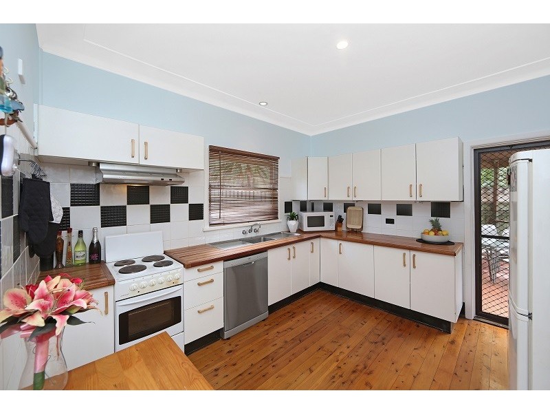 10 Thornley Street, Wyoming NSW 2250