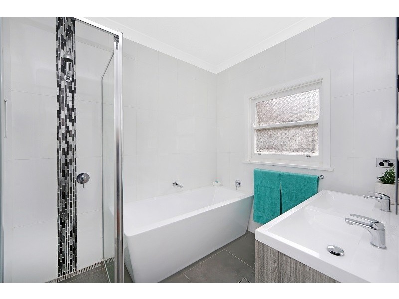 10 Thornley Street, Wyoming NSW 2250