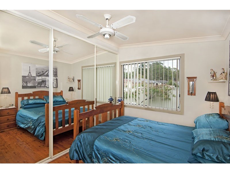 5 Marlborough Place, Berkeley Vale NSW 2261