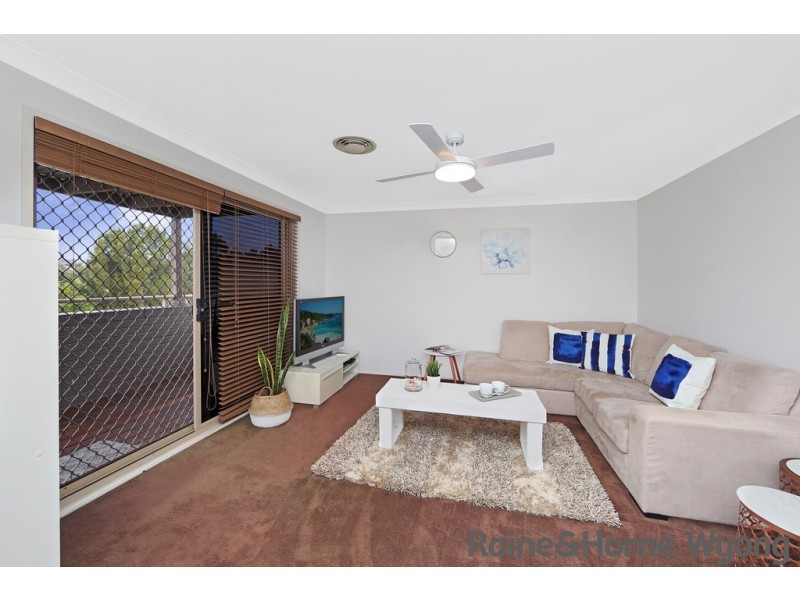 8 Waterside Drive, Woongarrah NSW 2259