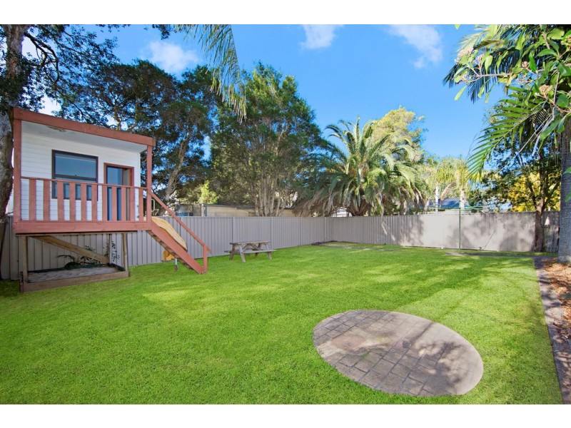 11 St Leonards Street, Rocky Point NSW 2259