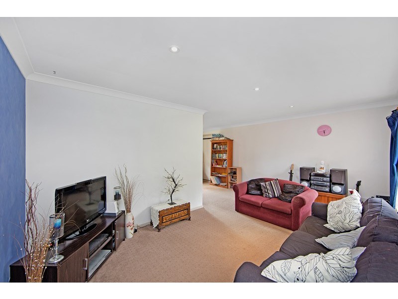 52 Greenwood Ave, Berkeley Vale NSW 2261