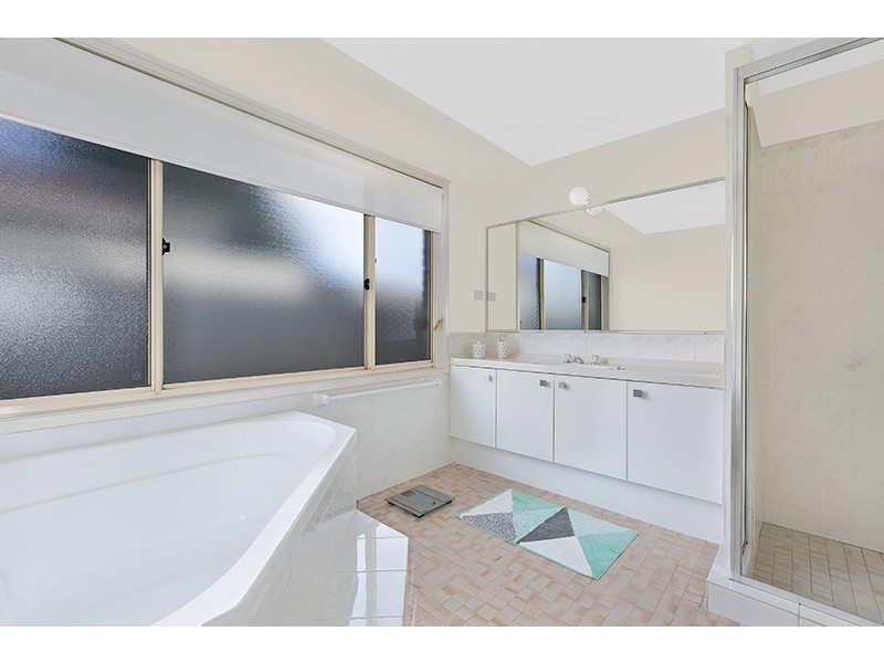 33 Woodbury Park Drive, Mardi NSW 2259