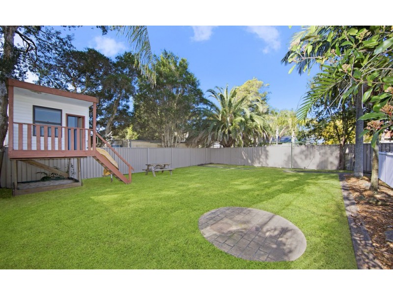 11 St Leonards Street, Rocky Point NSW 2259