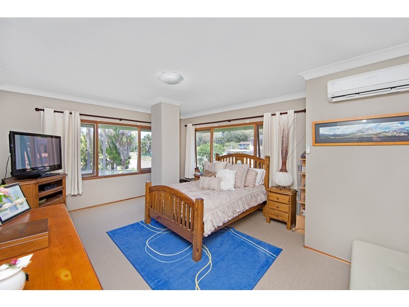 311 Lakedge Avenue, Berkeley Vale NSW 2261