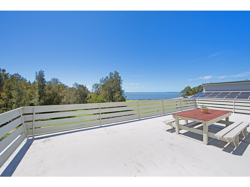 311 Lakedge Avenue, Berkeley Vale NSW 2261