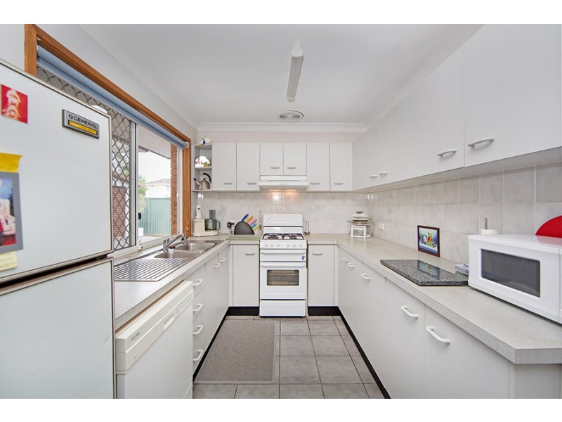 10 Kitty Place, Watanobbi NSW 2259