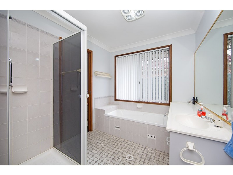 10 Kitty Place, Watanobbi NSW 2259