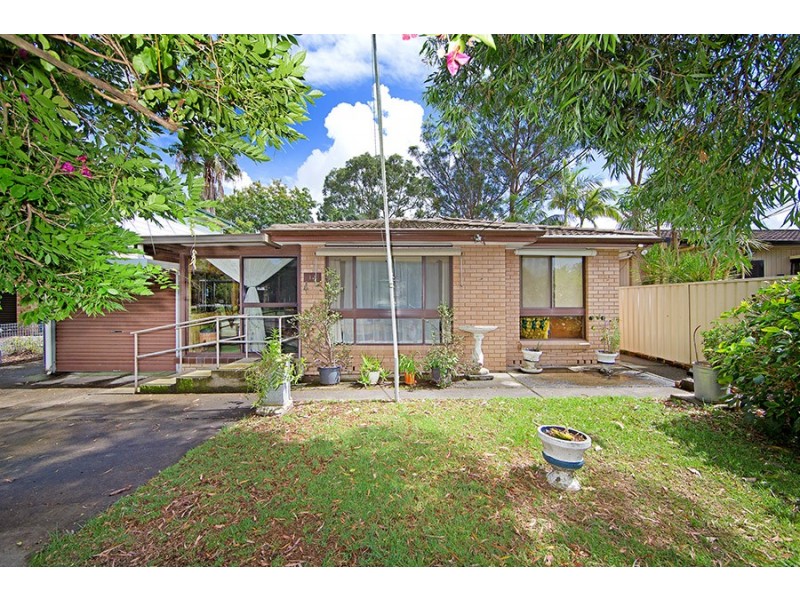 11 Buckingham Road, Berkeley Vale NSW 2261