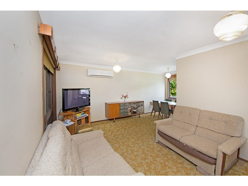 11 Buckingham Road, Berkeley Vale NSW 2261