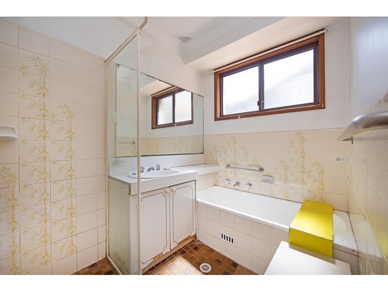 11 Buckingham Road, Berkeley Vale NSW 2261