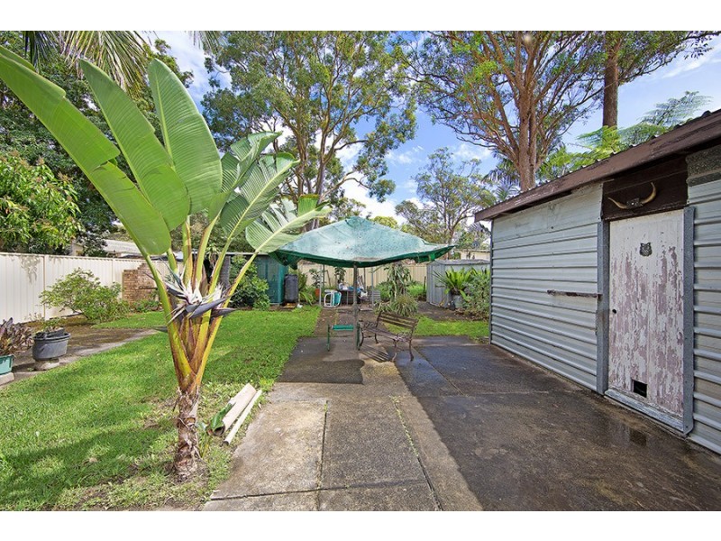 11 Buckingham Road, Berkeley Vale NSW 2261