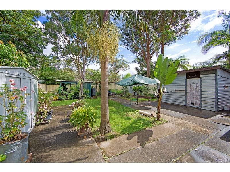 11 Buckingham Road, Berkeley Vale NSW 2261