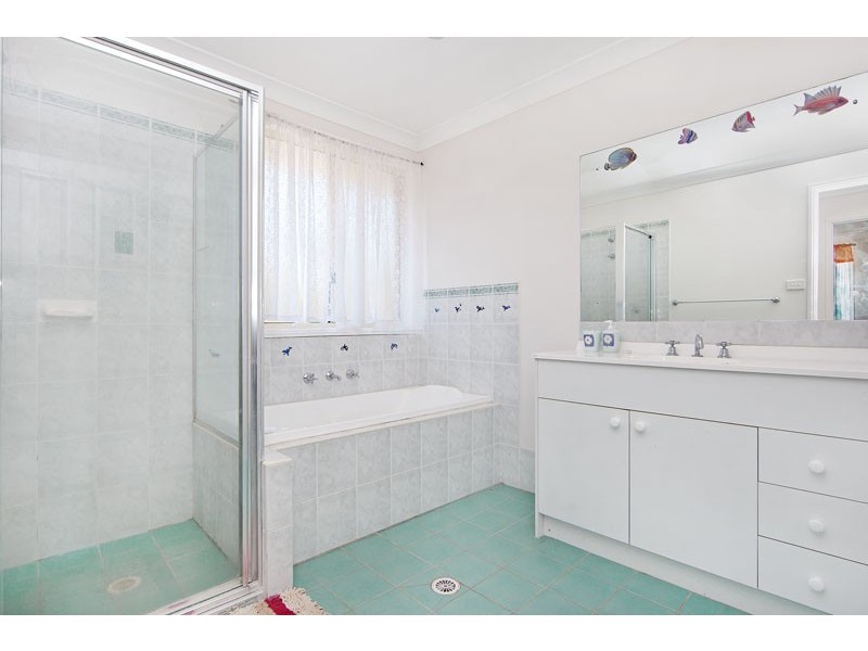 124 Brittania Drive, Watanobbi NSW 2259