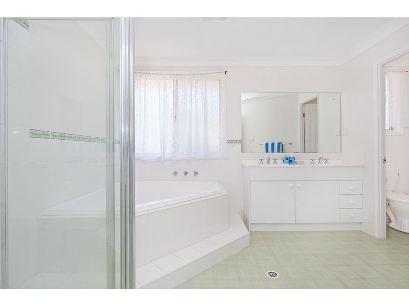 124 Brittania Drive, Watanobbi NSW 2259