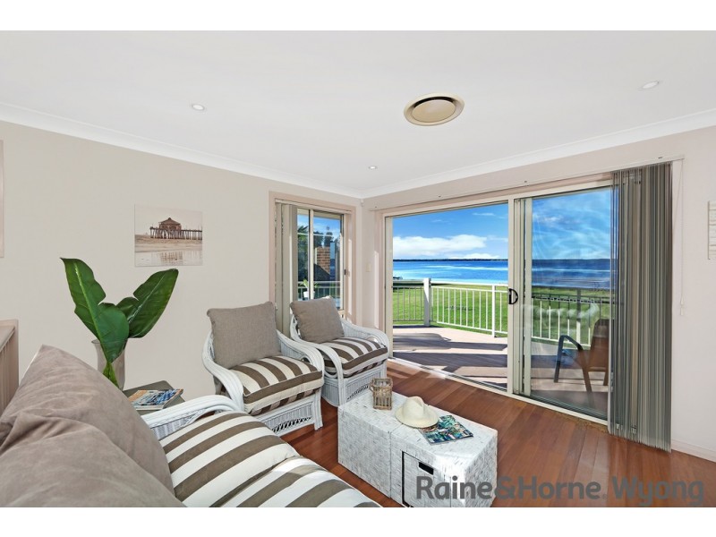 303 Lakedge Avenue, Berkeley Vale NSW 2261