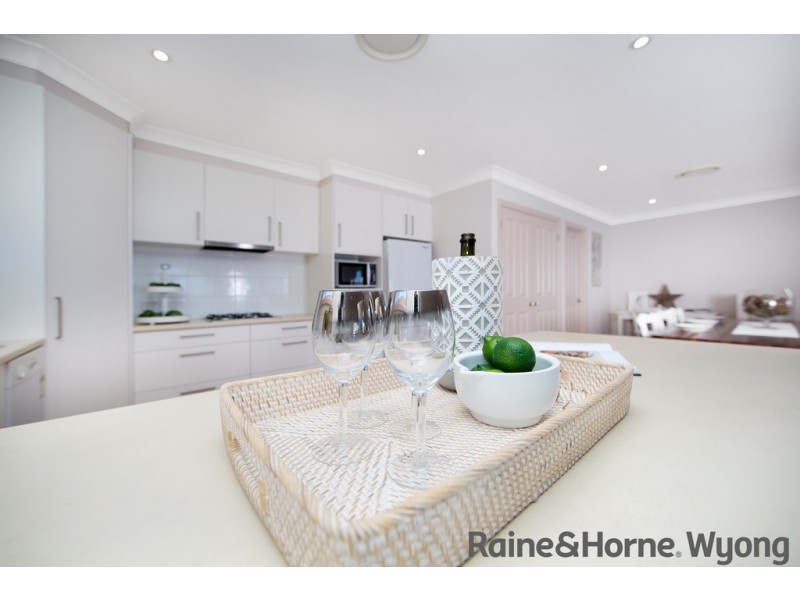 303 Lakedge Avenue, Berkeley Vale NSW 2261