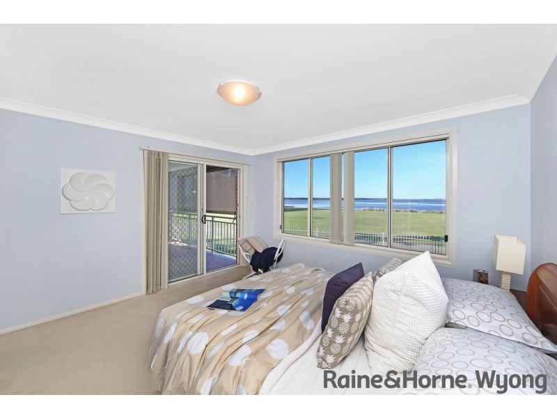 303 Lakedge Avenue, Berkeley Vale NSW 2261