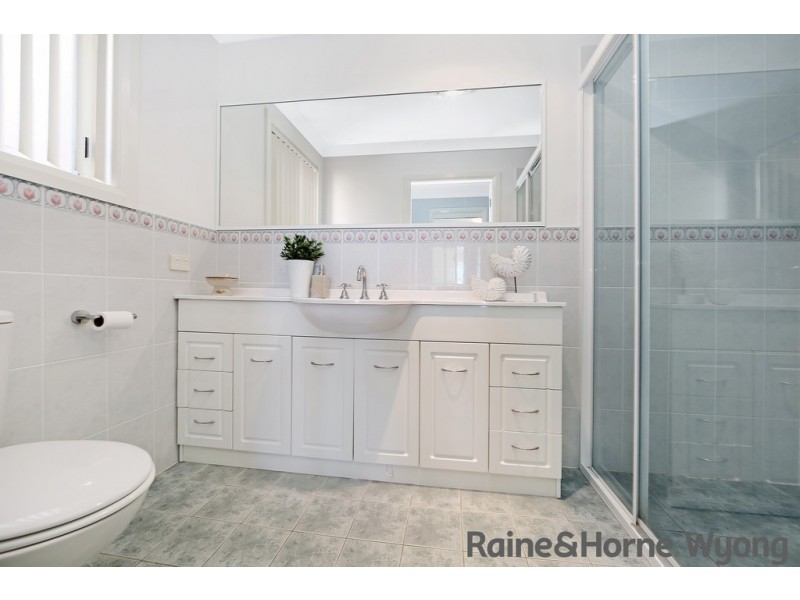 303 Lakedge Avenue, Berkeley Vale NSW 2261