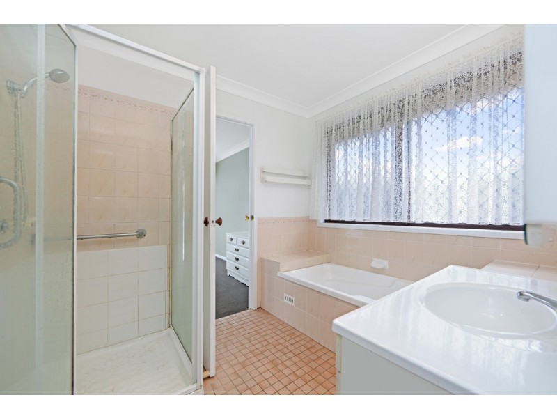 4 St Andrews Close, Watanobbi NSW 2259