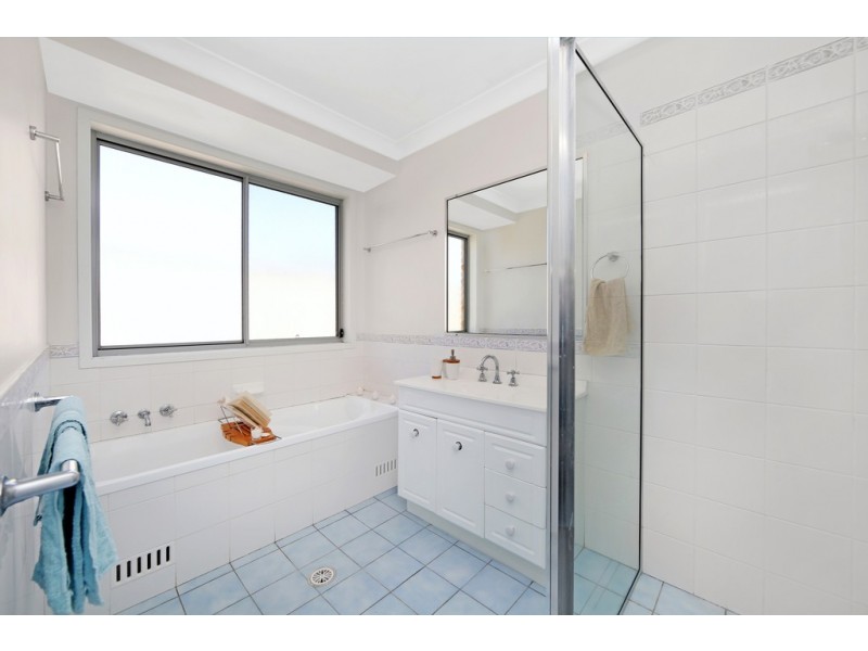 9 Blue Box Close, Hamlyn Terrace NSW 2259