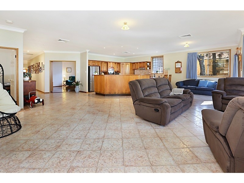 97 Lakedge Avenue, Berkeley Vale NSW 2261