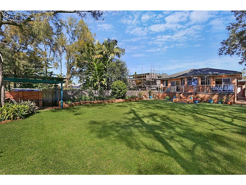 97 Lakedge Avenue, Berkeley Vale NSW 2261