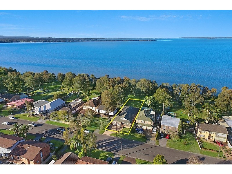 97 Lakedge Avenue, Berkeley Vale NSW 2261