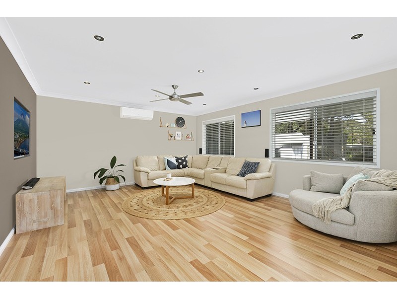 24 Kurraba Parade, Berkeley Vale NSW 2261