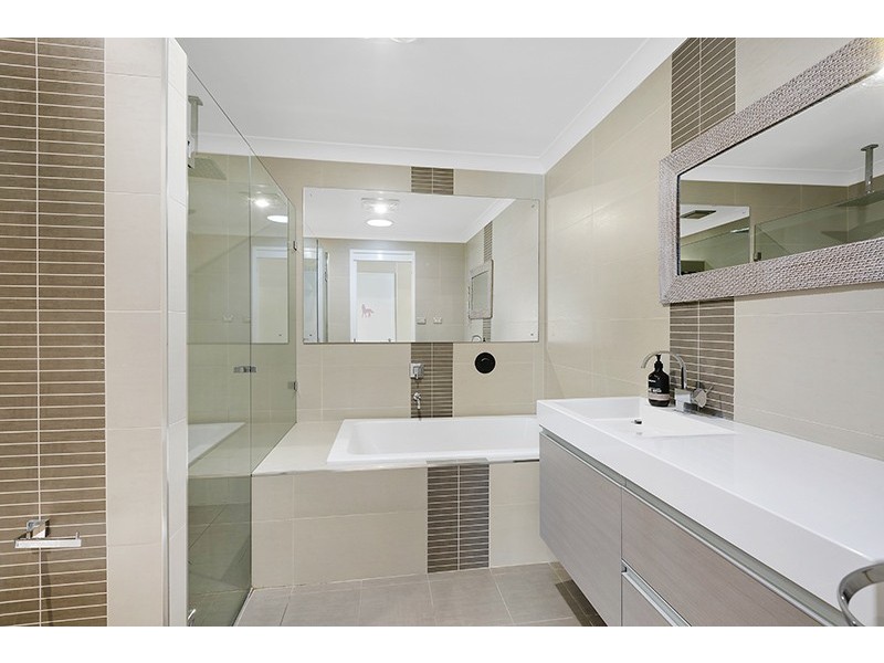 24 Kurraba Parade, Berkeley Vale NSW 2261