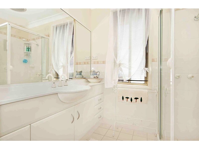 271 Johns Road, Wadalba NSW 2259