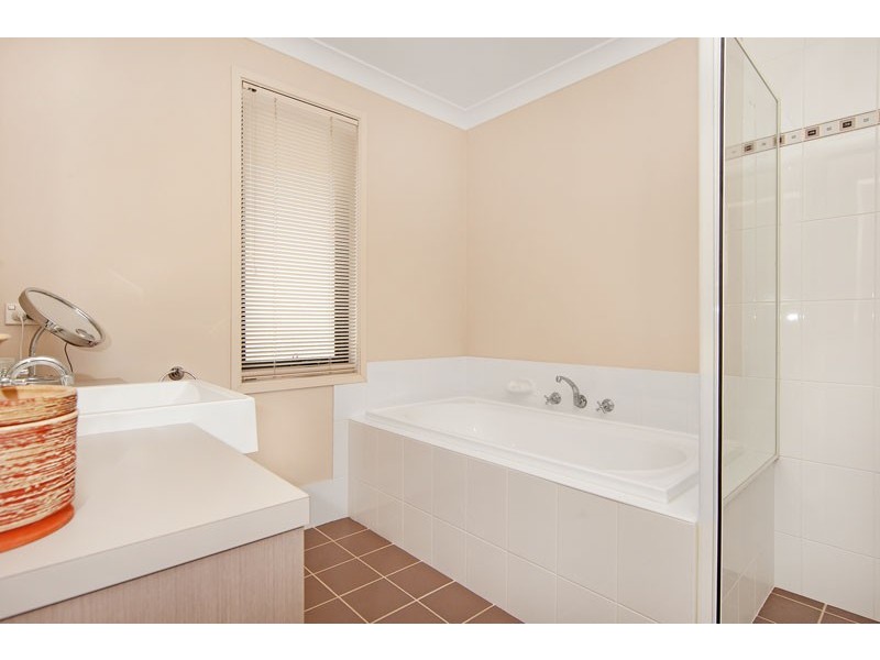 46 Quarterhorse Pde, Wadalba NSW 2259