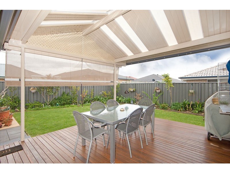46 Quarterhorse Pde, Wadalba NSW 2259