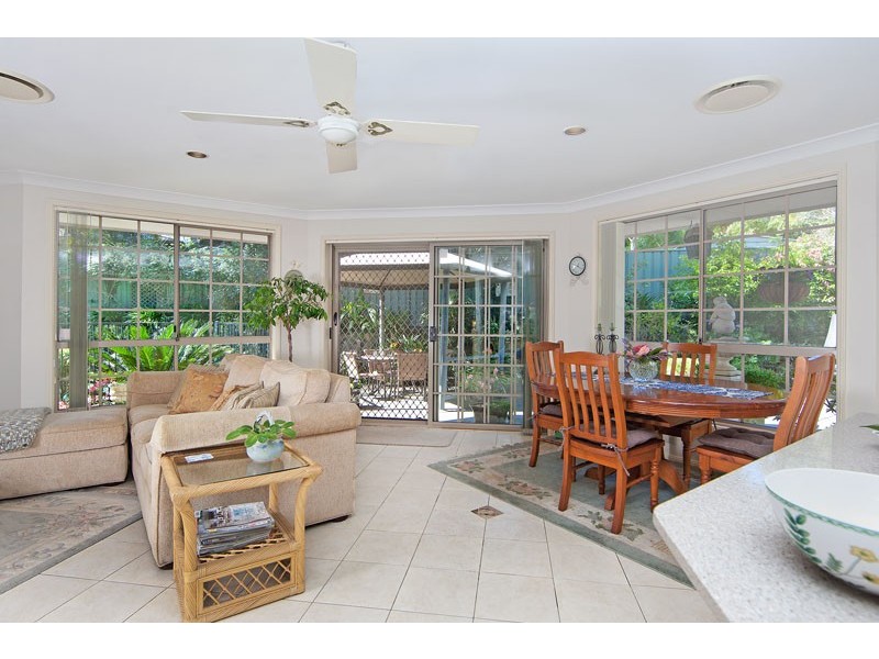 8 Sunnyhills Terrace, Berkeley Vale NSW 2261