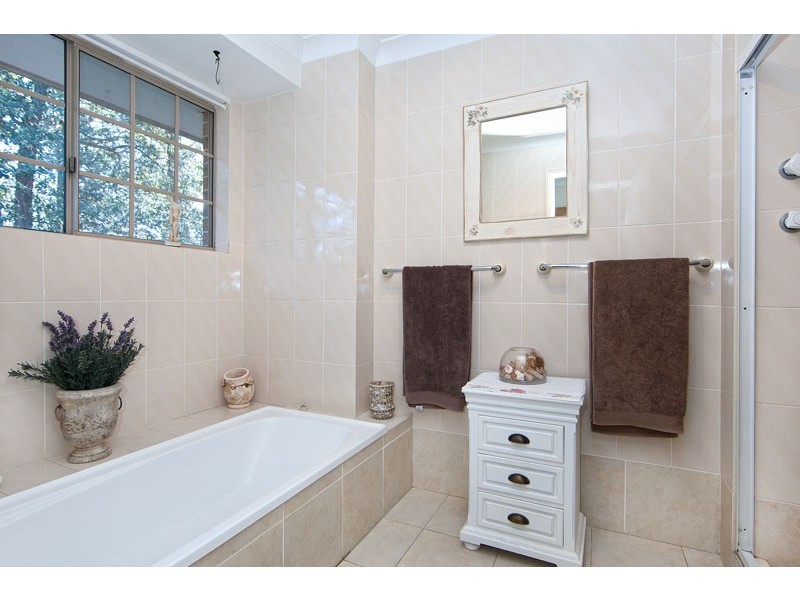 8 Sunnyhills Terrace, Berkeley Vale NSW 2261