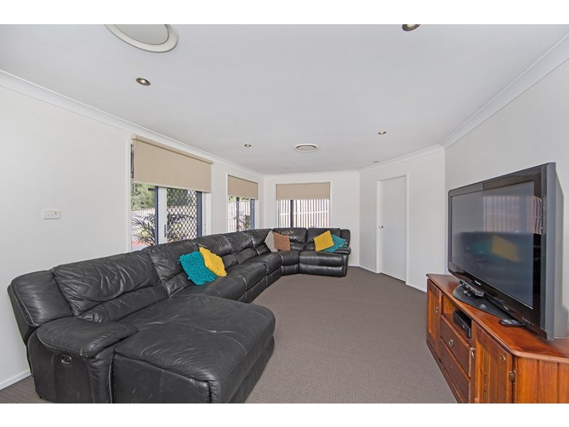 1 Woodbury Park Drive, Mardi NSW 2259