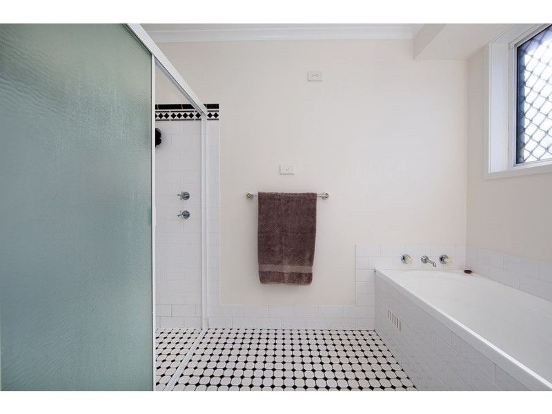 1 Woodbury Park Drive, Mardi NSW 2259