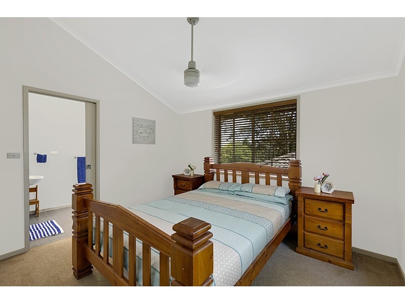 16 Hasluck Drive, Watanobbi NSW 2259
